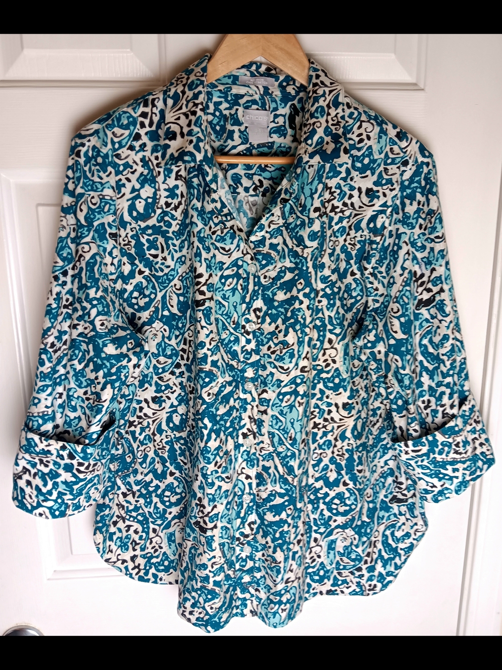 CHICO'S 3.5 Size 18 Cuffed Long Sleeve No Iron Chic Stretch Blouse Blue White